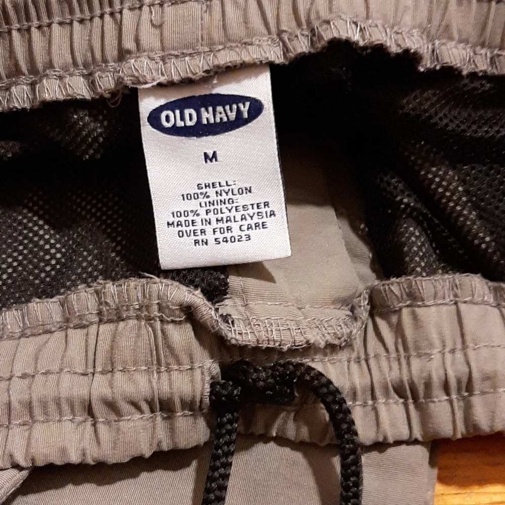 1/2 PRICE🔻Old Navy Nylon Shell Ski/Snowboard Pants - Picture 7 of 11